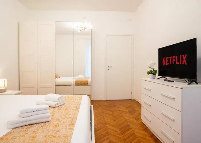 Apartment Ramazzini District - Elegant Flat X8 *