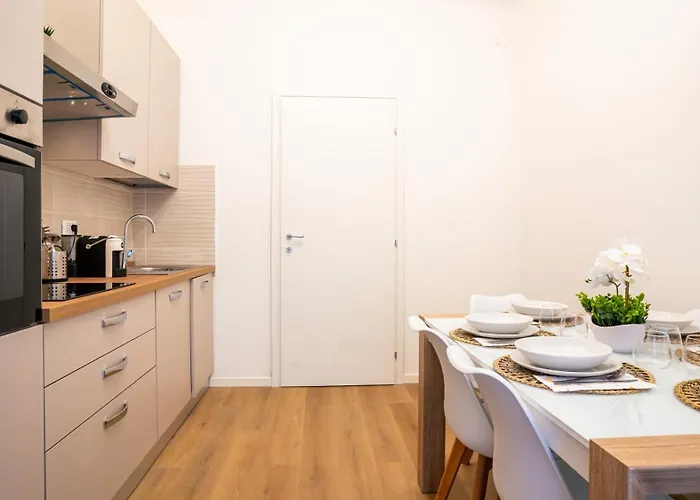 Ramazzini District - Elegant Flat X8 * ميلان